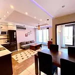 Select Suites By Mb Apartments Apartman