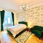 Select Suites By Mb Apartments Apartman