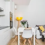 Select Suites By Mb Apartments *