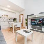 Select Suites By Mb Apartments *